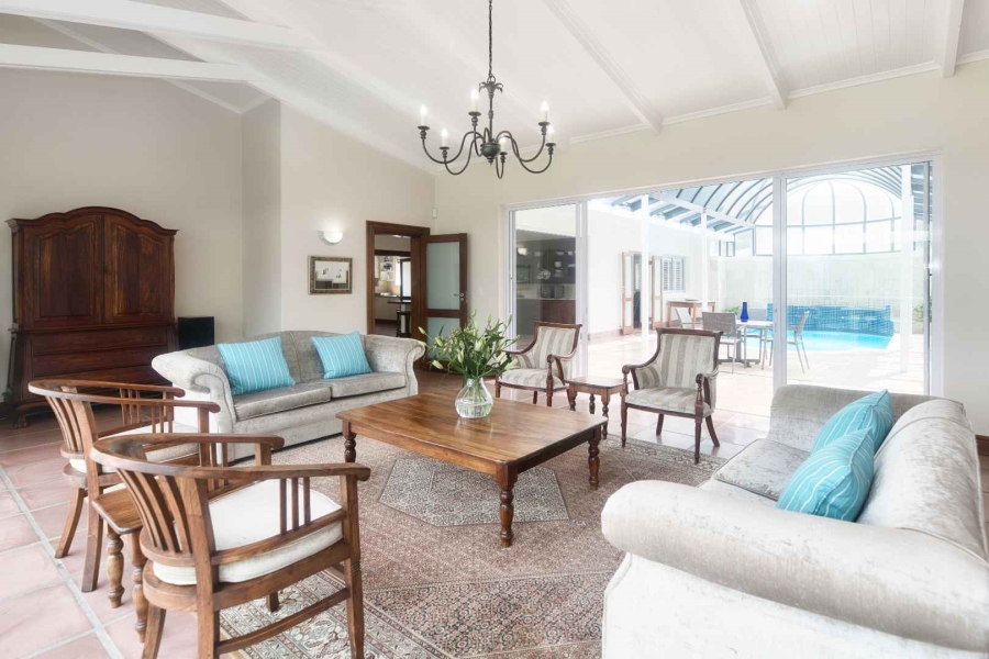 5 Bedroom Property for Sale in Fernkloof Estate Western Cape